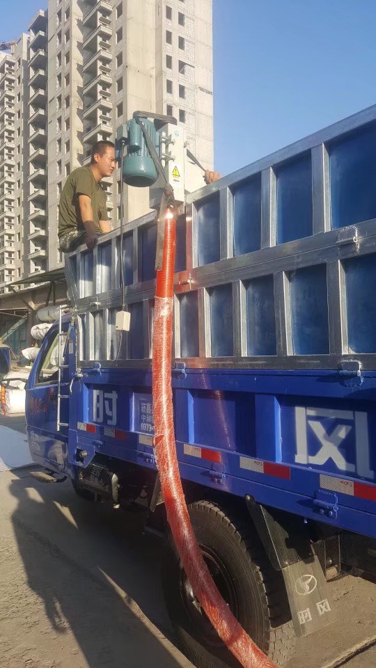 安徽車載吸糧機，軟管吸糧機